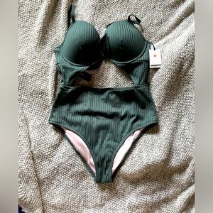Shade & Shore green one piece bathing suit with tummy cut out